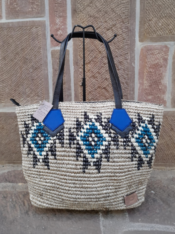 Bolso artesanal tejido a mano – Diseño étnico